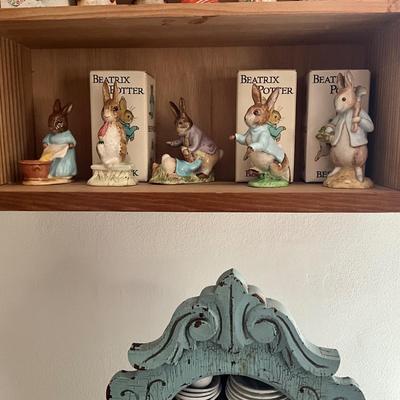 UBA1256 Lot of Beatrix Potter Beswick Bunny Figurines