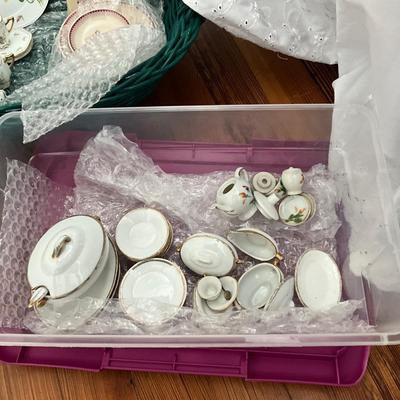 UBA1259 Five Sets of Vintage and Antique Doll and Children's China