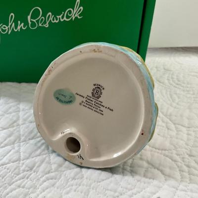 UBA1270 Beatrix Potter "Jeremy Fisher Catches a Fish" Beswick Figurine