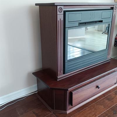 LOT 11: Heat Surge Electrical Fireplace 1500W Model M6