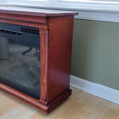 LOT 12: Heat Surge Electrical Fireplace 1500W Model S8