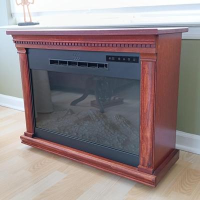 LOT 12: Heat Surge Electrical Fireplace 1500W Model S8