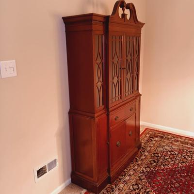 LOT 17: Vintage Breakfront China Cabinet