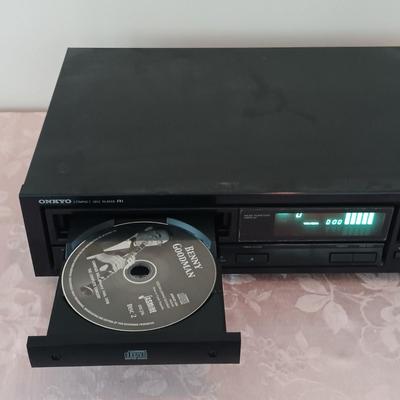 LOT 19: Onkyo DX-1400 Compact Disc Player