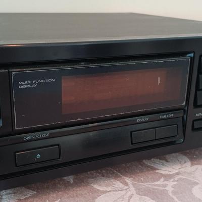 LOT 19: Onkyo DX-1400 Compact Disc Player