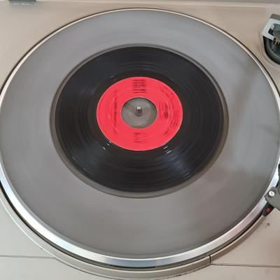 LOT 20: Dual CS 515 Belt Drive Turntable with Fen-Tone Stereo Headphones DR-105