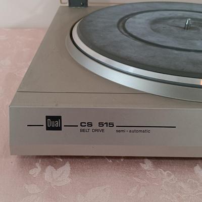 LOT 20: Dual CS 515 Belt Drive Turntable with Fen-Tone Stereo Headphones DR-105