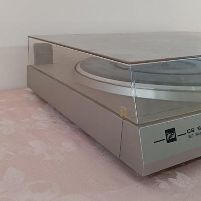 LOT 20: Dual CS 515 Belt Drive Turntable with Fen-Tone Stereo Headphones DR-105