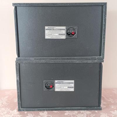 LOT 21: Bose 301 Series III Direct/Reflecting Speaker System Untested