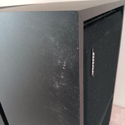 LOT 21: Bose 301 Series III Direct/Reflecting Speaker System Untested