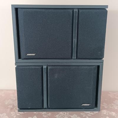LOT 21: Bose 301 Series III Direct/Reflecting Speaker System Untested