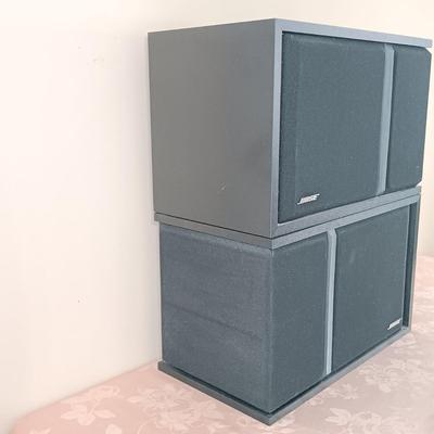 LOT 21: Bose 301 Series III Direct/Reflecting Speaker System Untested