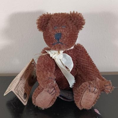 LOT 22: Boyd's Bears with Wood Step Stool, Olgemini Selections Picture Frame & More