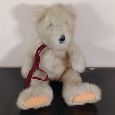 LOT 22: Boyd's Bears with Wood Step Stool, Olgemini Selections Picture Frame & More