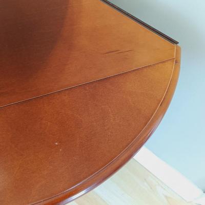 LOT 23: Bombay Company Triangular Drop Leaf Table with Quoizel Inc Table Lamp