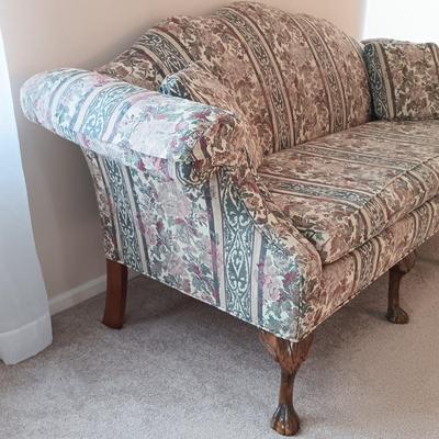 LOT 25: Cochrane Furniture Victorian-Style Camelback Sofa
