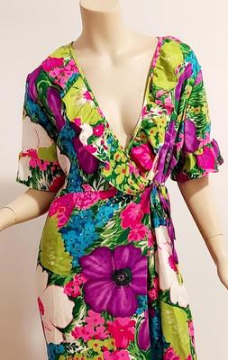 Vtg 60-70s Hawaiian wrap dress w/Ruffles