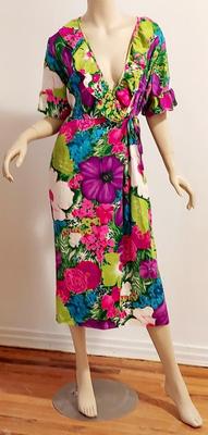 Vtg 60-70s Hawaiian wrap dress w/Ruffles