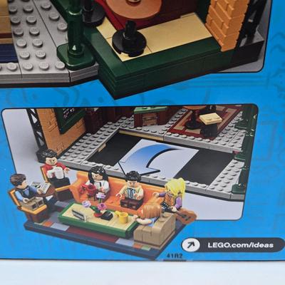 LOT 1: "I'll Be There For You..." Friends Lego Kit NIB