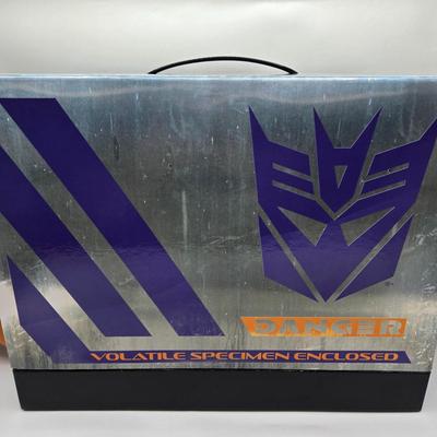 LOT 12: Transformers Volatile Specimen NIB