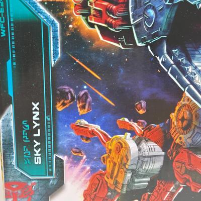 LOT 16: Transformers Earthrise War for Cybertron Trilogy Sky Lynx NIB