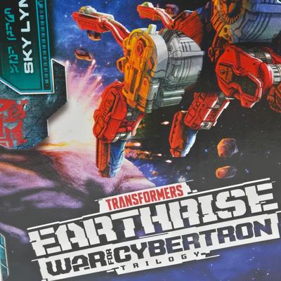 LOT 16: Transformers Earthrise War for Cybertron Trilogy Sky Lynx NIB
