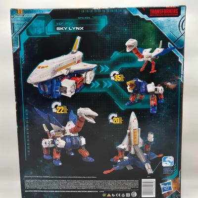 LOT 16: Transformers Earthrise War for Cybertron Trilogy Sky Lynx NIB