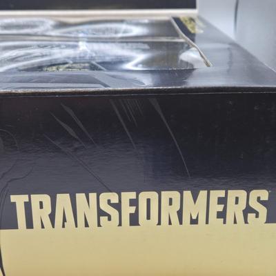 LOT 17: Transformers primitive Skateboarding Optimus Prime & Shreddicus Maximus NIB