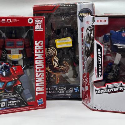 LOT 20: Variety of Transformers Toys NIB