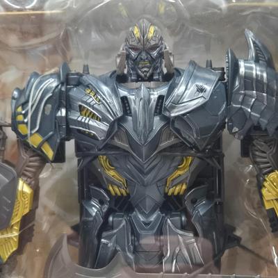 LOT 23: Transformers the Last Knight Megatron NIB