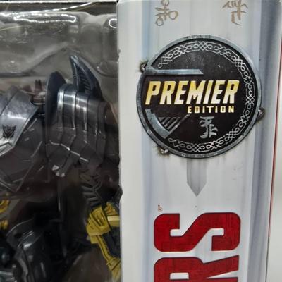 LOT 23: Transformers the Last Knight Megatron NIB