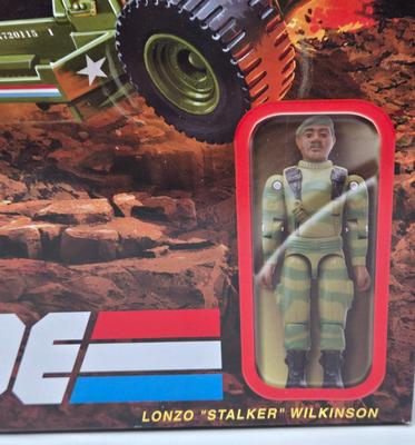 LOT 27: Transformers Heroic Autobot Bumblebee A.W.E. Striker and Ultimate X-Spanse NIB