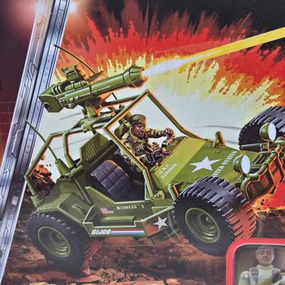 LOT 27: Transformers Heroic Autobot Bumblebee A.W.E. Striker and Ultimate X-Spanse NIB