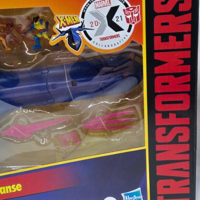 LOT 27: Transformers Heroic Autobot Bumblebee A.W.E. Striker and Ultimate X-Spanse NIB