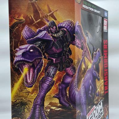 LOT 29: Transformers War for Cybertron Toys NIB