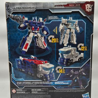 LOT 29: Transformers War for Cybertron Toys NIB