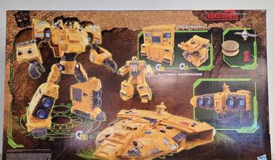 LOT 30: Transformers Kingdom War for Cybertron Trilogy Autobot Ark NIB