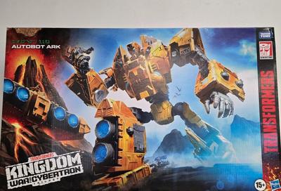 LOT 30: Transformers Kingdom War for Cybertron Trilogy Autobot Ark NIB