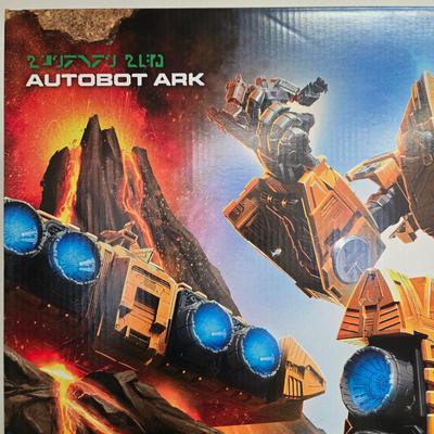 LOT 30: Transformers Kingdom War for Cybertron Trilogy Autobot Ark NIB