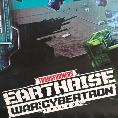 LOT 31: Transformers Earthrise War for Cybertron trilogy Scorponok NIB