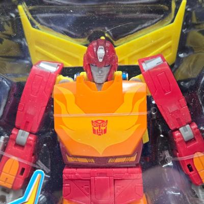 LOT 32: Variety of Transformers Studio Series Toys NIB