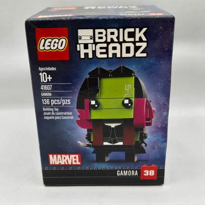 LOT 36: Lego Brick Headz Including Justice League Batman and Superman, Wonder Woman, The Flash, and More NIB
