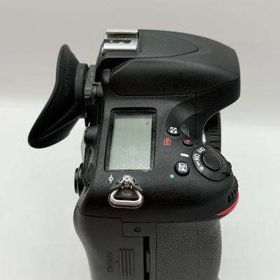 LOT 45: Nikon D600 DSLR Camera Body w/ [Pro]Master Vertical Battery Grip