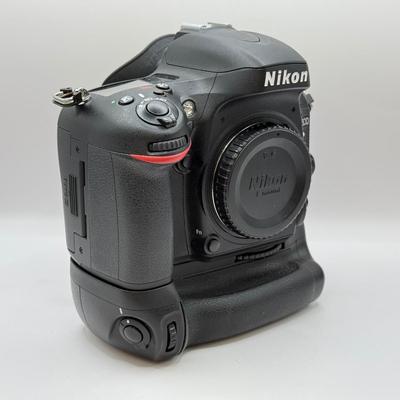 LOT 45: Nikon D600 DSLR Camera Body w/ [Pro]Master Vertical Battery Grip
