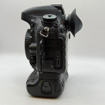 LOT 45: Nikon D600 DSLR Camera Body w/ [Pro]Master Vertical Battery Grip