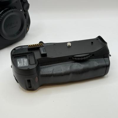 LOT 46: Nikon D700 DSLR Camera Body w/ Power2000 VP-MBD10 Vertical Battery Grip