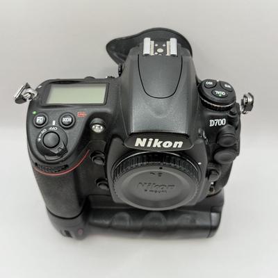 LOT 46: Nikon D700 DSLR Camera Body w/ Power2000 VP-MBD10 Vertical Battery Grip