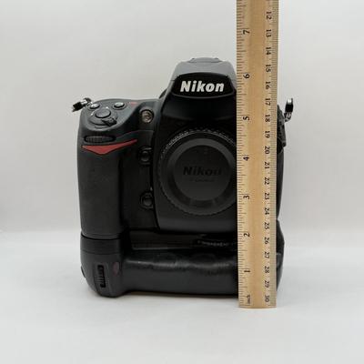 LOT 46: Nikon D700 DSLR Camera Body w/ Power2000 VP-MBD10 Vertical Battery Grip