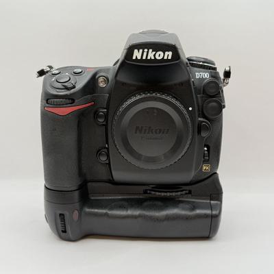 LOT 46: Nikon D700 DSLR Camera Body w/ Power2000 VP-MBD10 Vertical Battery Grip