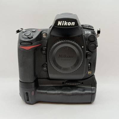 LOT 46: Nikon D700 DSLR Camera Body w/ Power2000 VP-MBD10 Vertical Battery Grip